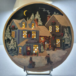 یک عدد بشقاب گرد نقش برجسته با منظره زیبای برفی ، کاربرد رومیزی یا دیوار کوب